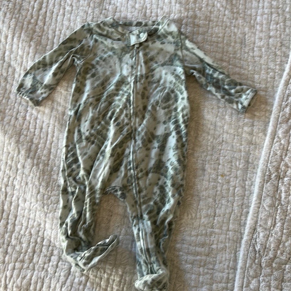 Baby gap footie, green, 0-3 months